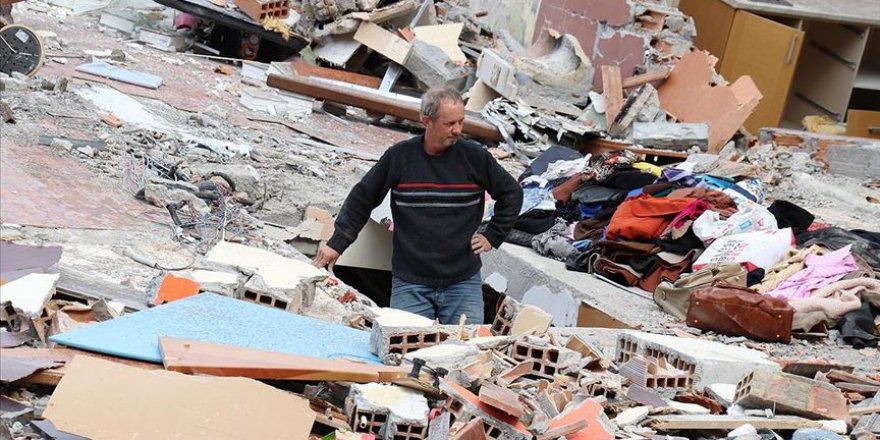 Sallanmaya devam eden Arnavutluk yaralarını sarmaya çalışıyor