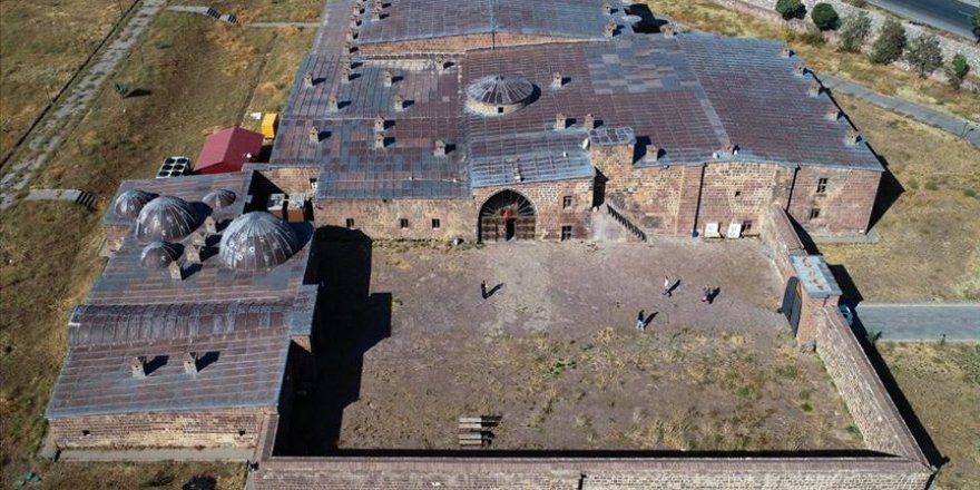 İpek Yolu'nda kervanların uğrak yeri: El-Aman Kervansarayı ve Başhan