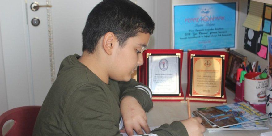 9 yaşında 5 kitap yazdı