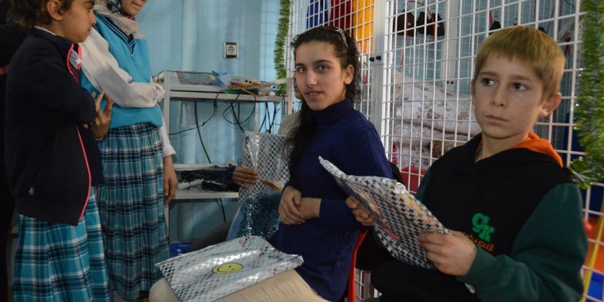 İmam hatip öğrencilerinden engelli çocuklara ziyaret