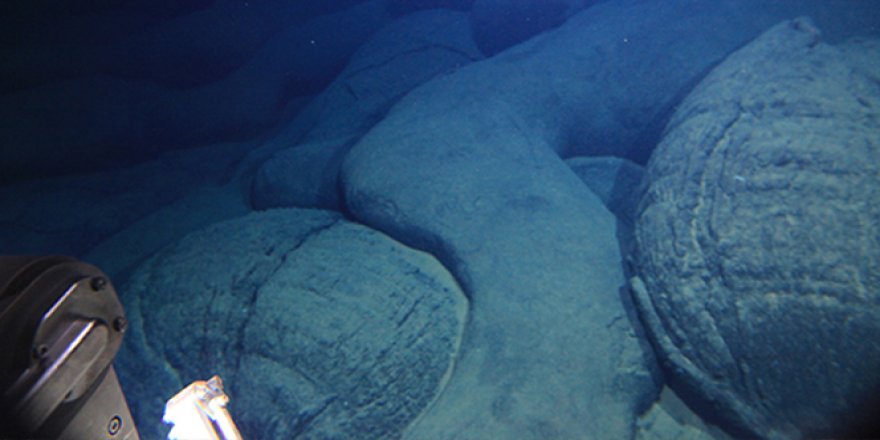 Japonlar Pasifik Okyanusu'nda genç bir volkan keşfetti