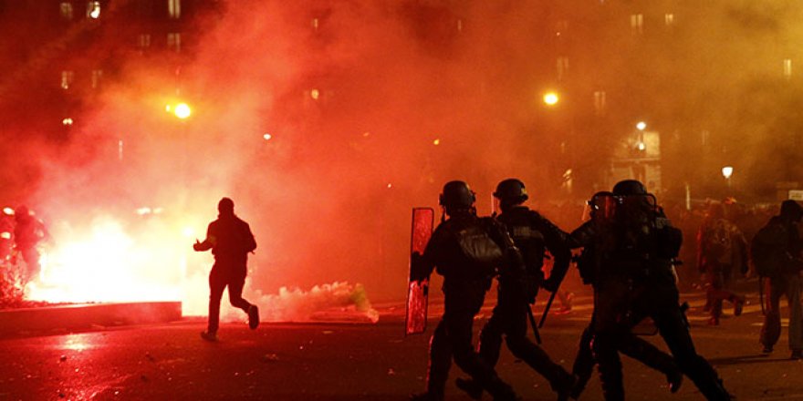 Paris sokakları son yılların en büyük grevine sahne oluyor