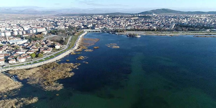 Beyşehir Gölünde derinlik 26 metreden 6 metreye düştü
