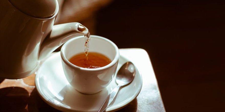 Boğaz tahrişine karşı limonlu su, karanfil ve ekinezya çayı