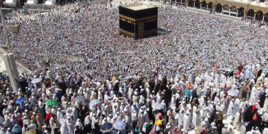 Hac ve umre kararı acentelerin yüzünü güldürdü