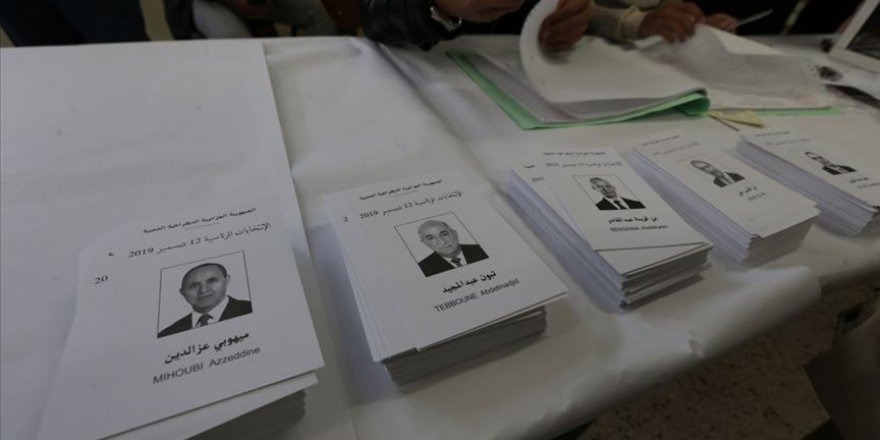 Cezayir'de binlerce kişi cumhurbaşkanlığı seçimi ve sonucunu protesto etti