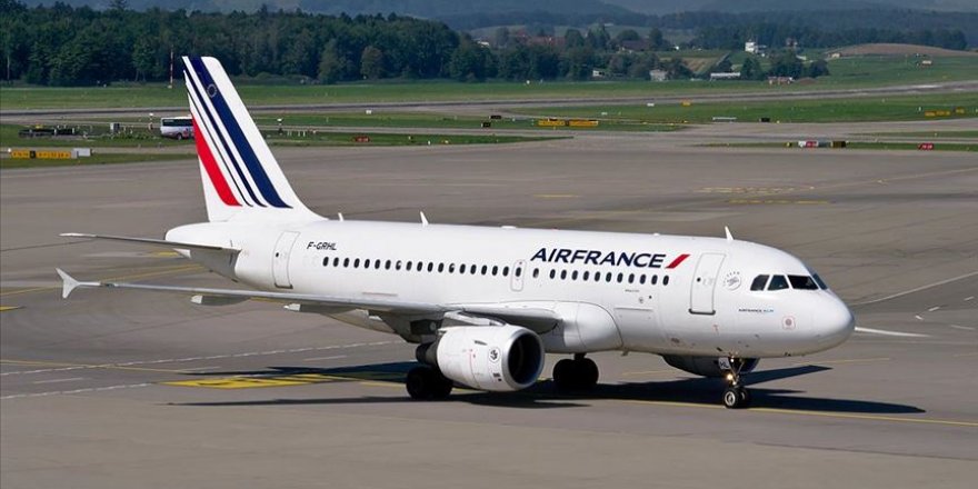 Kamerunlu yolcudan Air France'a 'ırkçılık' ve 'insanlık dışı muamele' suçlaması