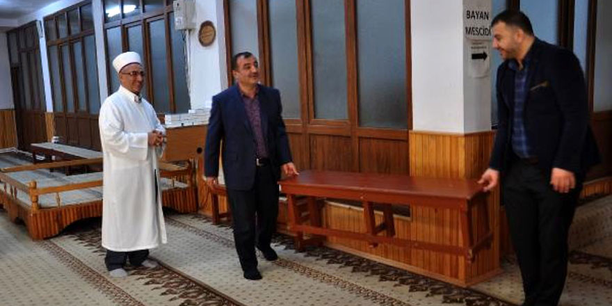 Camilerde oturaklar kaldırılmaya başlandı