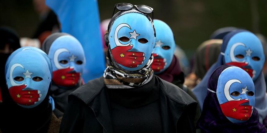 Çin'in Doğu Türkistan politikaları protesto edildi