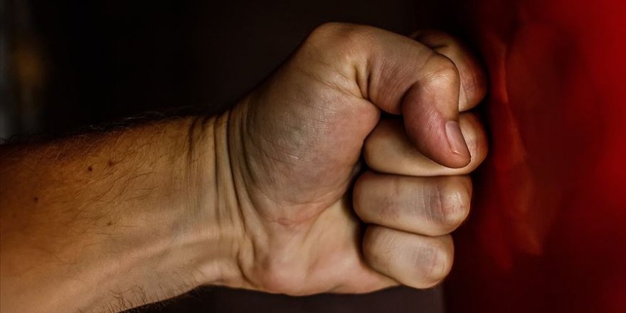Alkol bağımlısı erkekler daha çok şiddet uyguluyor