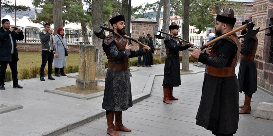 Ertuğrul Gazi Türbesi'ni 2019'da 1,5 milyon kişi ziyaret etti