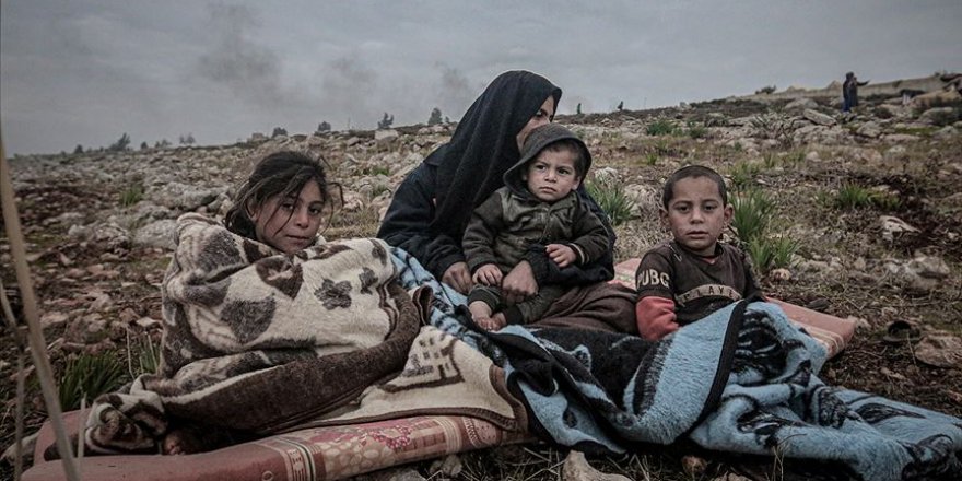 İdlib'de son 24 saatte 2 bin sivil daha yerinden edildi