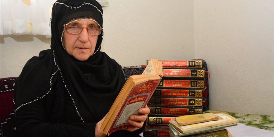 Köyde işlerini de okumayı da aksatmayan 'kitap kurdu' Leyla teyze