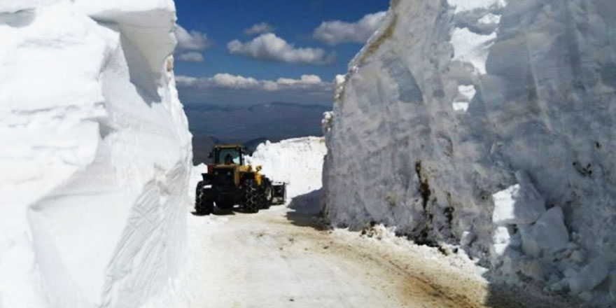 Doğu'da kar yağışı nedeniyle 491 yerleşim birimine ulaşım sağlanamıyor