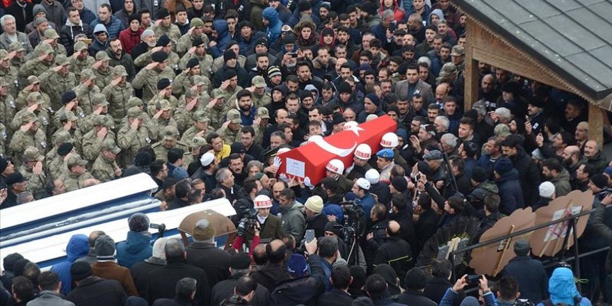 Şehit Rahmi Kaya'nın cenazesi Erzurum'da toprağa verildi