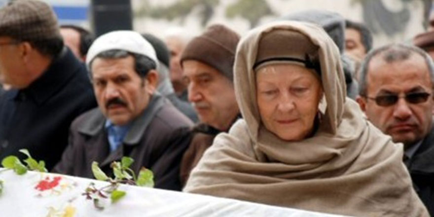 Müslüman olan Fransız Eva: Anladım ki Allah Fransızcayı da biliyor!