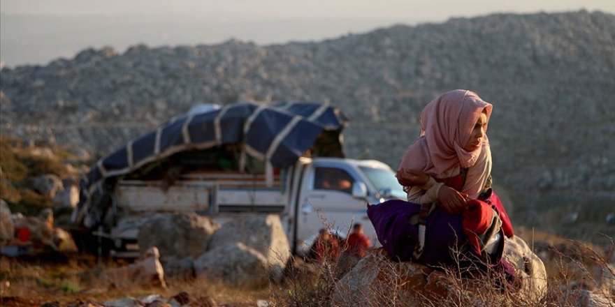 İdlib'deki saldırılardan kaçan 31 bin sivil daha Türkiye sınırı yakınlarına göç etti
