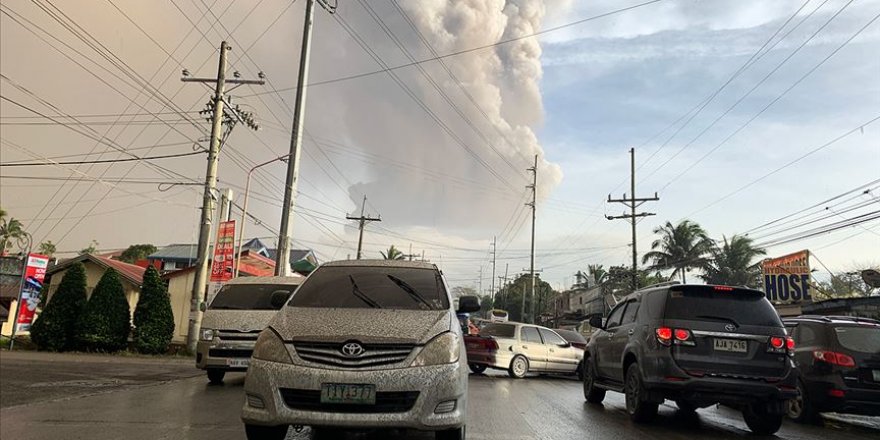 Filipinler'de Taal Yanardağı'nda patlama