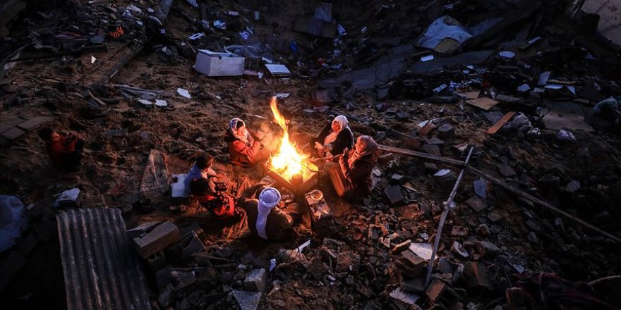 Kimse bizi görmüyor duymuyor. Sığınacak bir yer istiyoruz