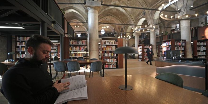 Kiliseden dönüştürülen kütüphane hizmet vermeye başladı