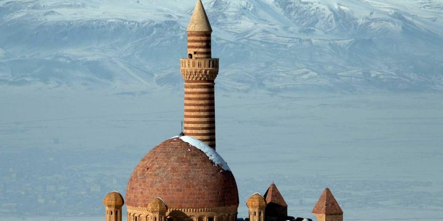 ​İshak Paşa Sarayı her mevsim ziyaretçilerini ağırlıyor