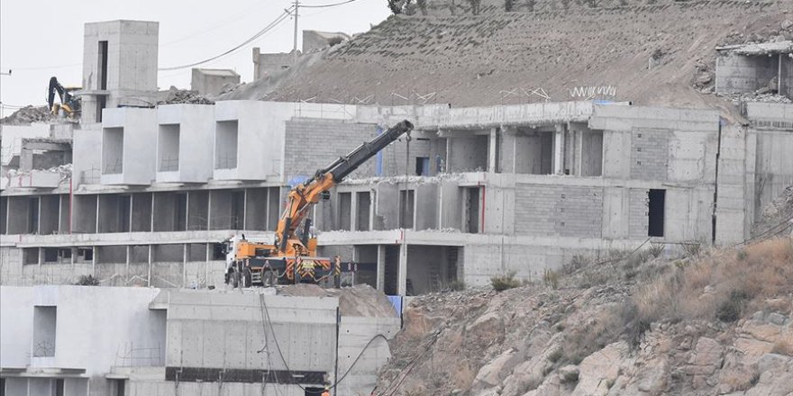 Korunan alanlara inşa edilen 519 kaçak yapı yıkıldı