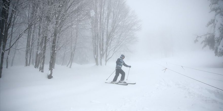Kartepe'de kar kalınlığı 153 santimetreye ulaştı