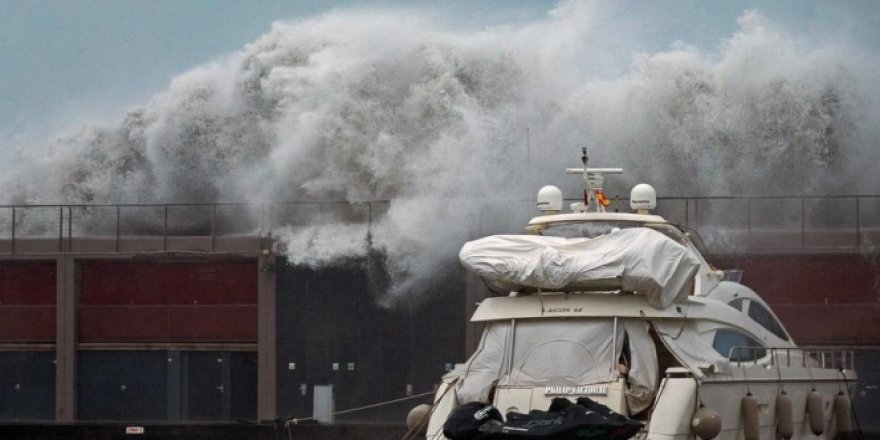 İspanya Gloria Fırtınası'na teslim