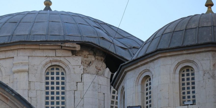 Malatya Yeni Cami'nin kubbesi çöktü, Ulu Cami'de hasar oluştu
