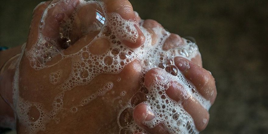 "Koronavirüsler hastalarla temastan kaçınarak engellenebilir"