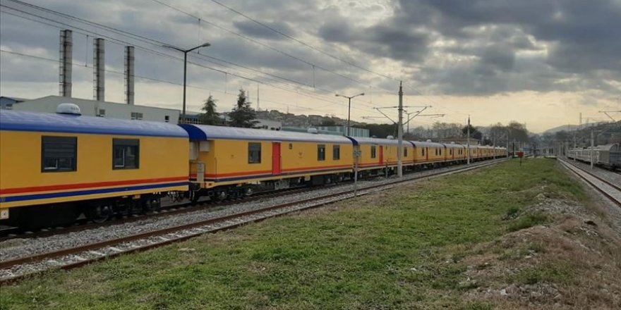 TCDD'nin deprem bölgesi için hazırladığı yardım treni yola çıkarıldı