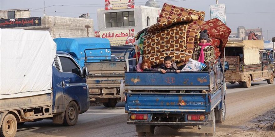 İdlib'de son 24 saatte 21 bin sivil daha göç etti