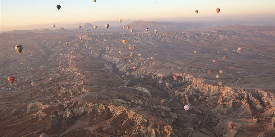 Kapadokya'yı geçen yıl 585 bin turist gökyüzünden izledi