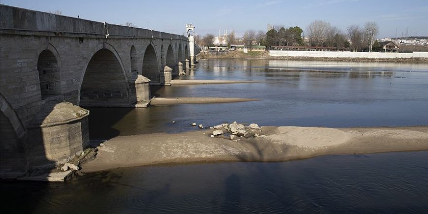 Meriç'in su seviyesi düşünce tarihi köprünün ayakları günyüzüne çıktı