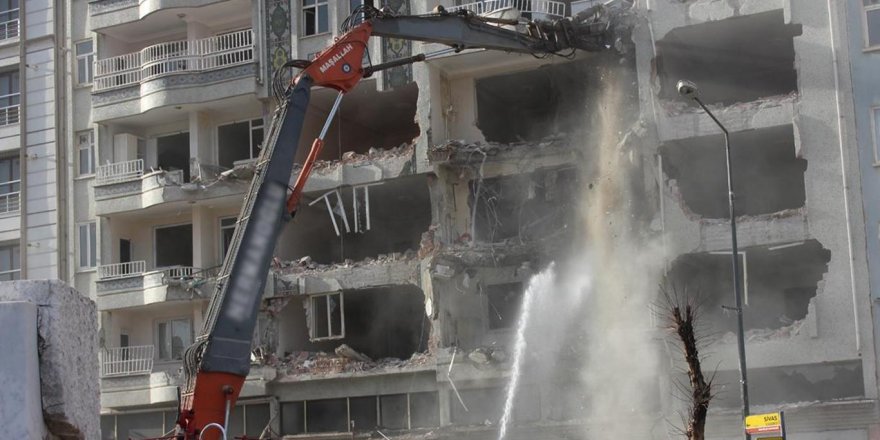 Malatya'da ağır hasarlı ev sayısı 5 bin 208'e yükseldi