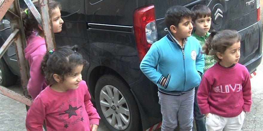 Gizemli hayırsever bu kez Trabzon’da para dağıttı