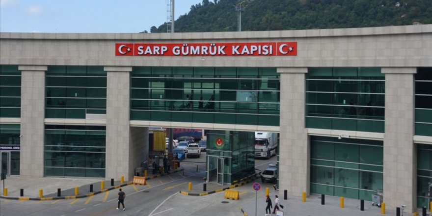 Sarp Sınır Kapısı'ndan geçen yıl 6,8 milyon yolcu geçişi oldu