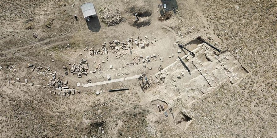 Antik kent 'Apameia'daki çalışmalar turizme değer katacak