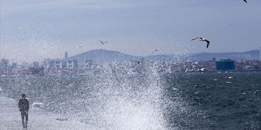 İstanbul'da lodos etkili oluyor