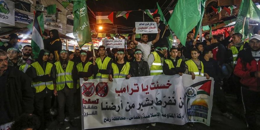 Gazze'de ABD'nin sözde barış planına yönelik protestolar sürüyor