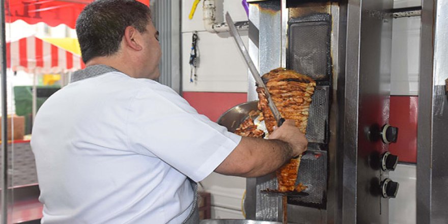 Tavuk dönerde ucuz ürüne dikkat