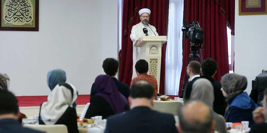 "Din hizmetinin yolu doğru dini bilgiden geçiyor"