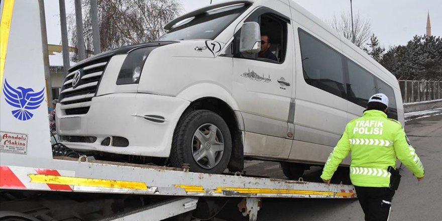 Türkiye genelinde 329 okul servis aracı trafikten men edildi