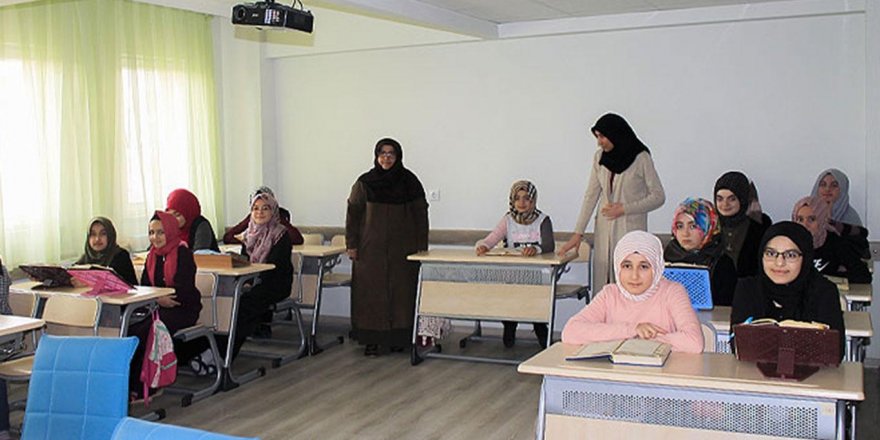 Hafızlık öğrencileri, çığ felaketinde hayatını kaybedenler için hatim indirdi