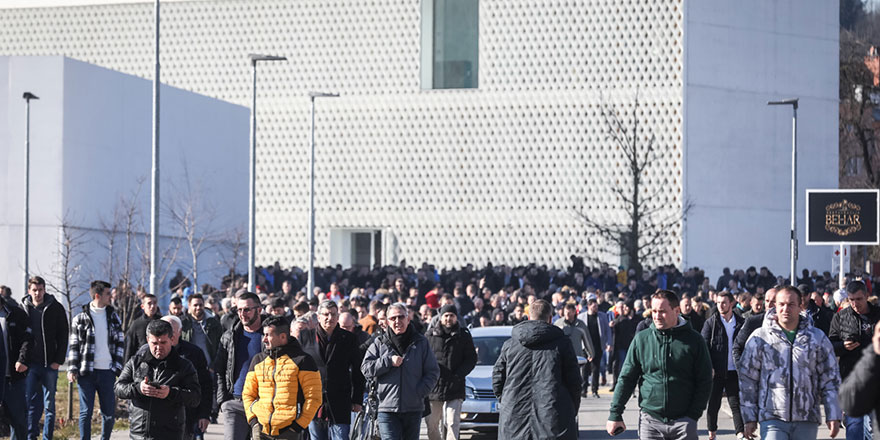 Avrupa şehrinde ilk cuma namazı heyecanı