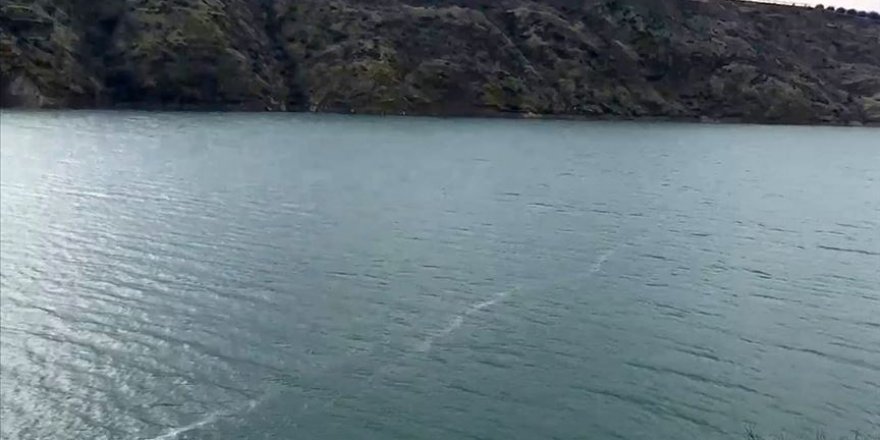 Depremin yüzey kırığının izi, Karakaya Baraj Gölü'nde görüldü