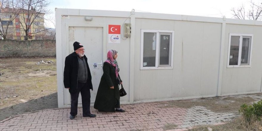 Elazığ'da 27 noktaya bilgilendirme konteynerleri kuruldu