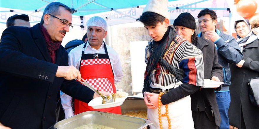 Canan Karatay'ın da tavsiye ettiği 'tirşik çorbası' 5 bin kişiye dağıtıldı