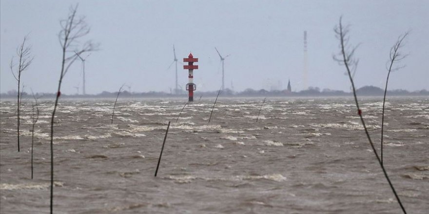 Sabine Kasırgası Almanya'yı etkisi altına almaya başladı