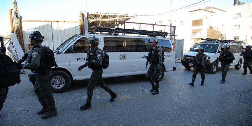 İsrail güçleri Batı Şeria'da 5 beldenin giriş-çıkış yollarını kapattı